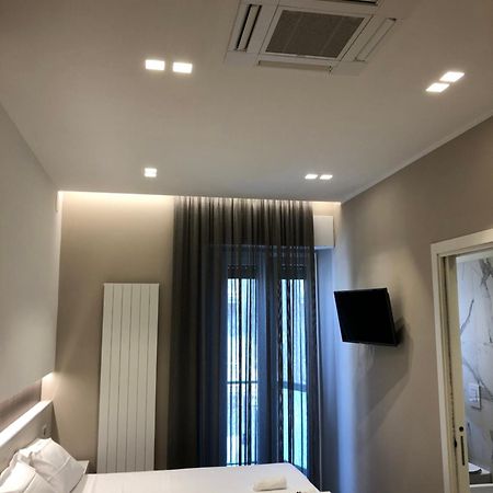 Approdo Residence Чивитанова Марке Екстериор снимка