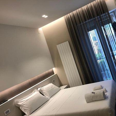 Approdo Residence Чивитанова Марке Екстериор снимка