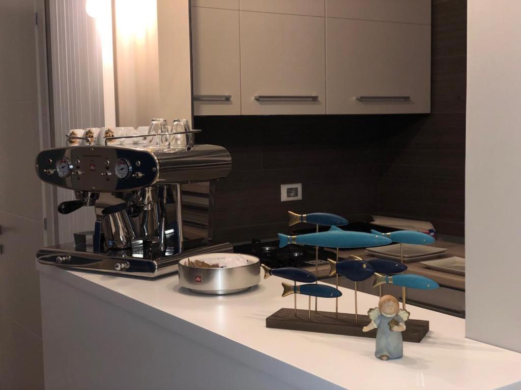 Approdo Residence Чивитанова Марке Екстериор снимка